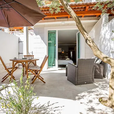 Zlatni Appartement Bol