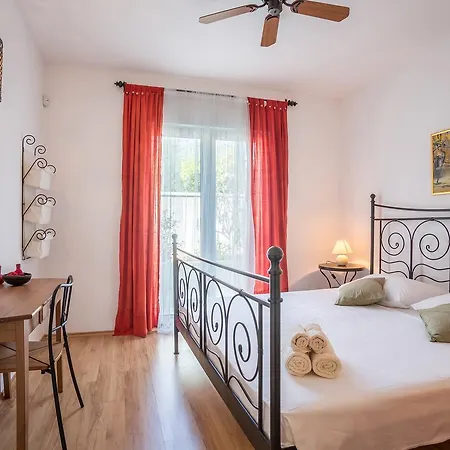 Appartement Zlatni Bol